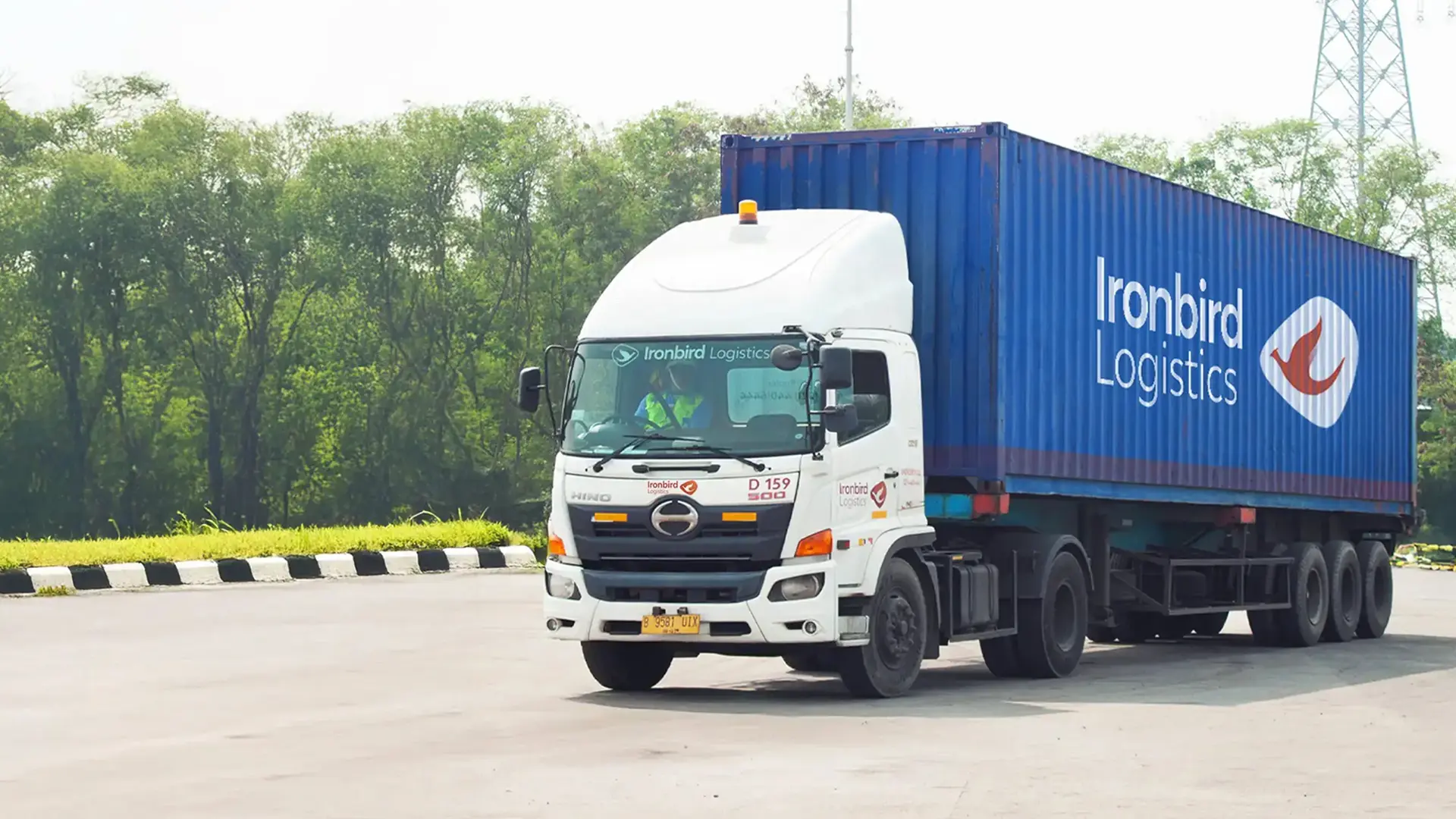 Trucking Tepercaya untuk Distribusi Bisnis Anda